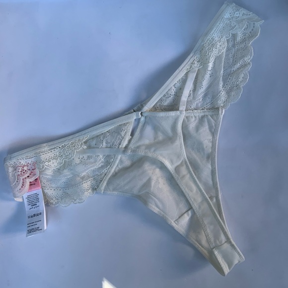 hunkemöller Lace Thong - Picture 4 of 8